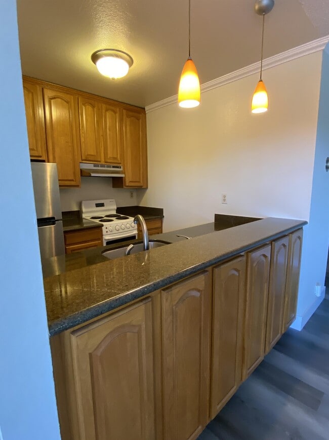 property at 280 Stonegate Cir