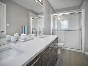 1631 Hammond Cres NW in Edmonton, AB - Building Photo - Building Photo