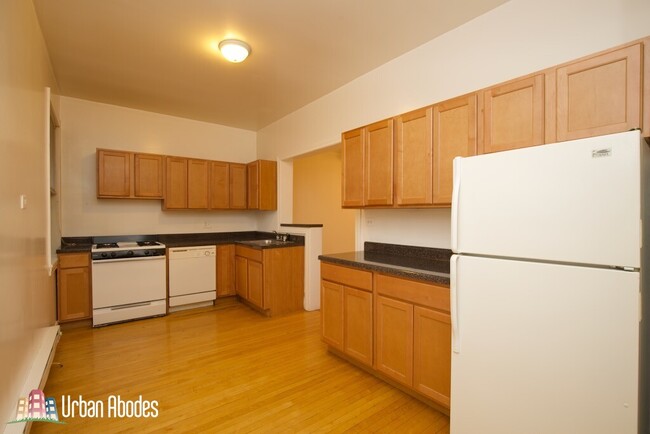 1312 Oak, Unit M06B in Evanston, IL - Building Photo - Building Photo