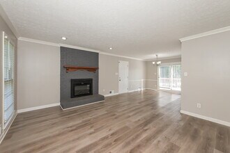 529 Valleyview Dr in Winder, GA - Building Photo - Building Photo