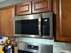 5811 Bridge Ave, Unit Down in Cleveland, OH - Building Photo - Building Photo