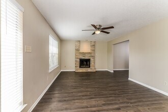 7307 Park W Dr in San Antonio, TX - Building Photo - Building Photo