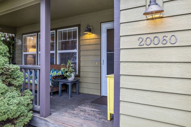 20060 Old Rock House Rd in Bend, OR - Foto de edificio - Building Photo