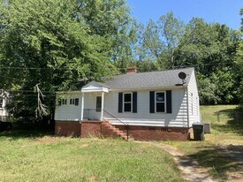 829 Matheson Rd in Milledgeville, GA - Building Photo