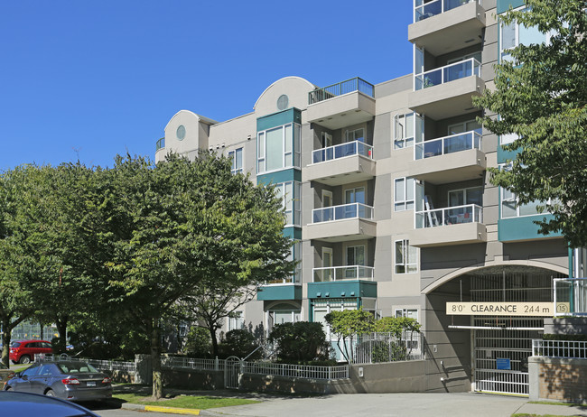 Mac Gregor Court in Vancouver, BC - Building Photo - Building Photo