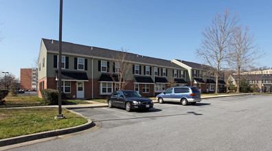 Alden-Berkley Townhomes in College Park, MD - Building Photo - Building Photo