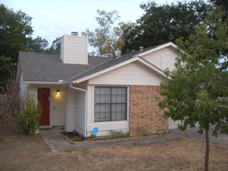 12904 Odie Ln in Austin, TX - Building Photo