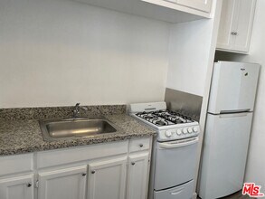 1620 S St Andrews Pl in Los Angeles, CA - Building Photo - Building Photo