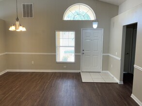 1004 Cristelle Jean Dr in Ruskin, FL - Building Photo - Building Photo