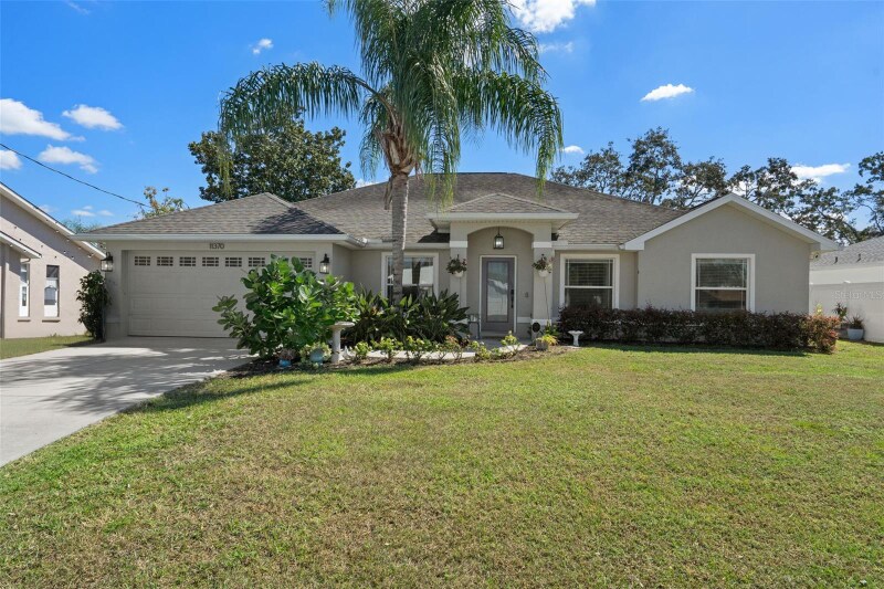 11370 Terrell Rd in Spring Hill, FL - Foto de edificio