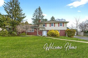 352 Rahway Rd in Edison, NJ - Building Photo