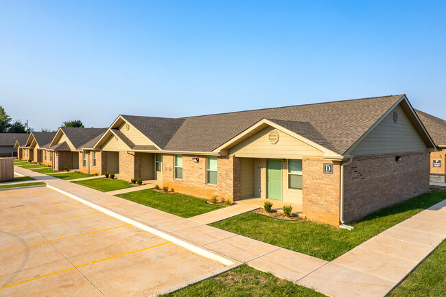 Village on Green in Purcell, OK - Building Photo - Building Photo