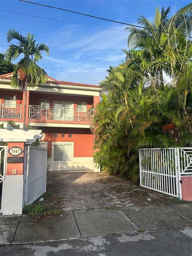 3147 New York St in Miami, FL - Foto de edificio - Building Photo