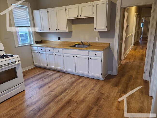 348 Faneuil St in Boston, MA - Building Photo - Building Photo