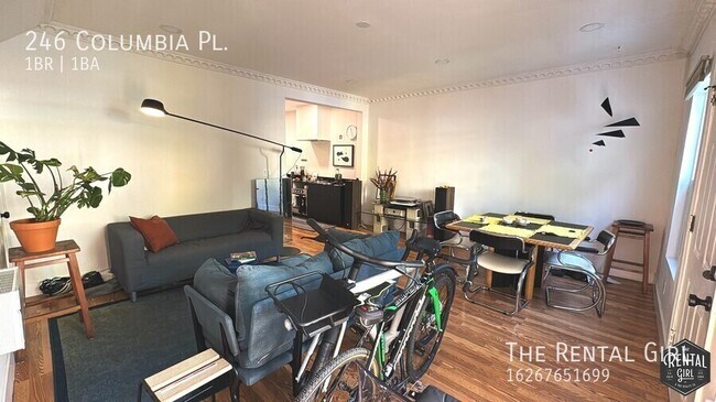 246 Columbia Pl in Los Angeles, CA - Building Photo - Building Photo