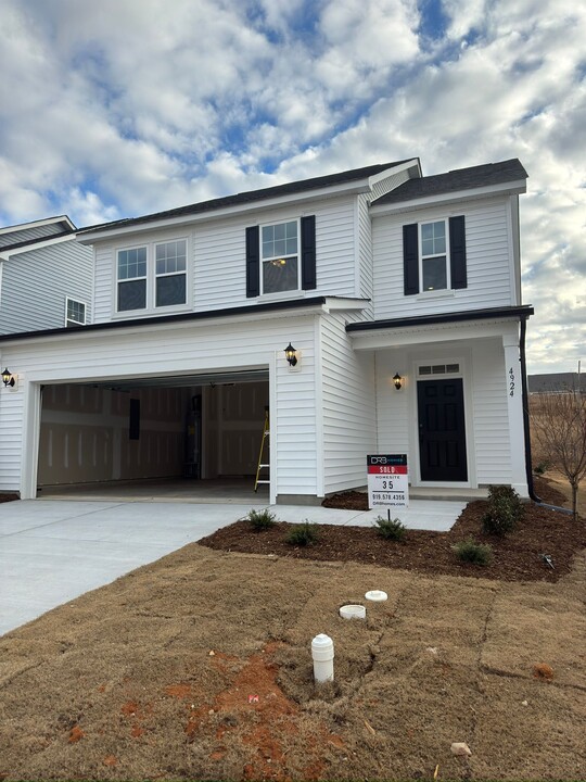 4924 Trout Crst Ct in Raleigh, NC - Building Photo