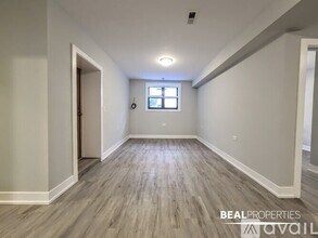 822 W Waveland Ave, Unit 819-GDN in Chicago, IL - Building Photo - Building Photo