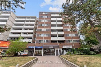 10330 Yonge St in Richmond Hill, ON - Building Photo - Building Photo