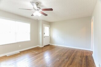 817 Hillview Dr in Birmingham, AL - Foto de edificio - Building Photo