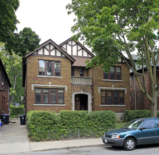 6-8 Castle View Ave in Toronto, ON - Building Photo - Primary Photo