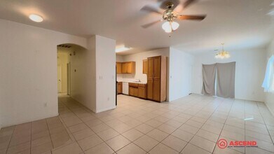 9109 Sentido Dr in Bakersfield, CA - Building Photo - Building Photo