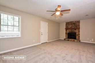 70 Burnt Hickory Ct in Stockbridge, GA - Building Photo - Building Photo