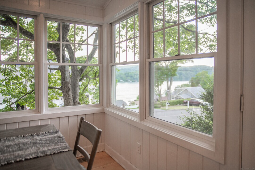 25 Longview Dr in Brookfield, CT - Building Photo