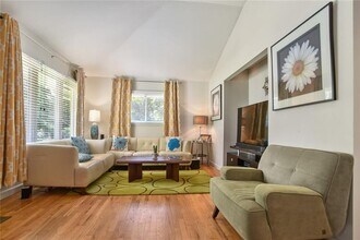 2056 Arlington Ave NE in Atlanta, GA - Building Photo - Building Photo