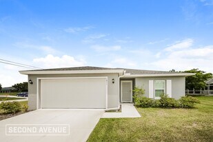 1811 NW 15th Ave in Cape Coral, FL - Building Photo