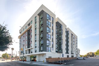 Vela Apartments in San Jose, CA - Building Photo - Building Photo