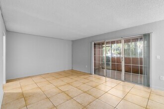 Cypress Pointe at Lake Orlando in Orlando, FL - Building Photo - Interior Photo