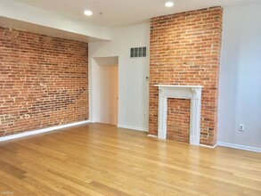 1701 N Calvert St in Baltimore, MD - Foto de edificio - Building Photo