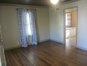 729 Dale St in Normal, IL - Building Photo - Building Photo