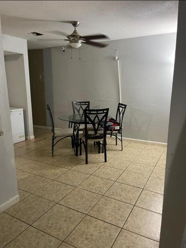 7824 Windward Passage St in Houston, TX - Building Photo - Building Photo