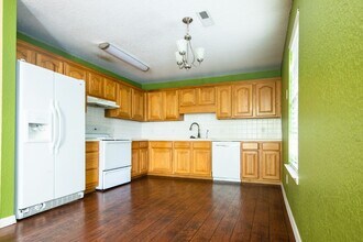 434 W Holly St in Fayetteville, AR - Building Photo - Building Photo