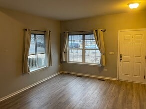 334 Gregory Ln in Plano, IL - Building Photo - Building Photo