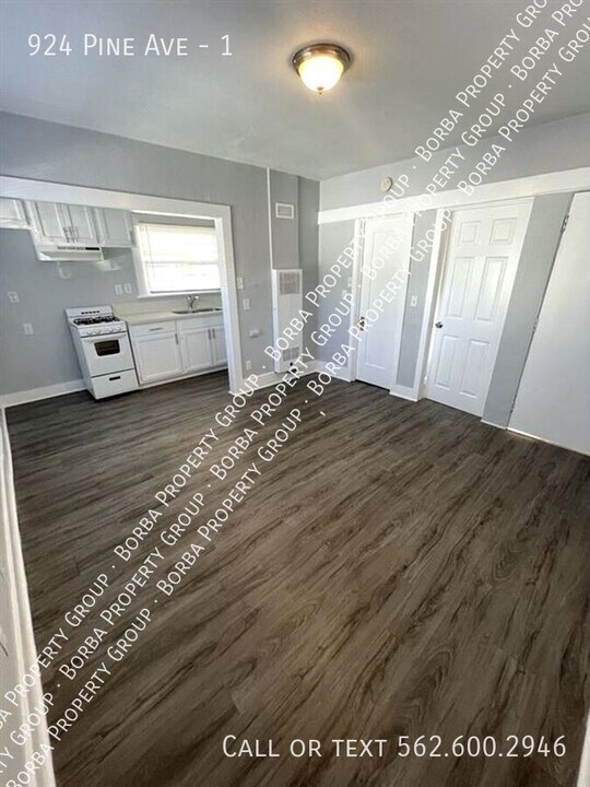 924 Pine Ave in Long Beach, CA - Building Photo