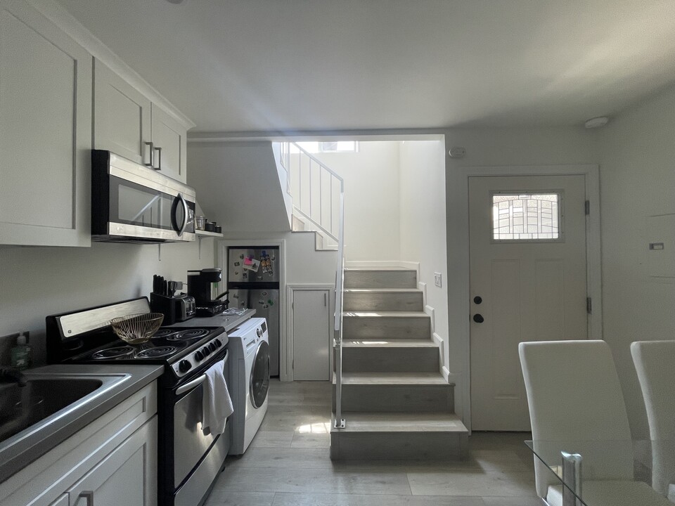 1319 23rd St, Unit C in Santa Monica, CA - Building Photo
