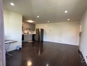 407 Lloyd Ave in San Leandro, CA - Foto de edificio - Building Photo