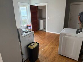 84 Florence St, Unit 2 in Worcester, MA - Foto de edificio - Building Photo