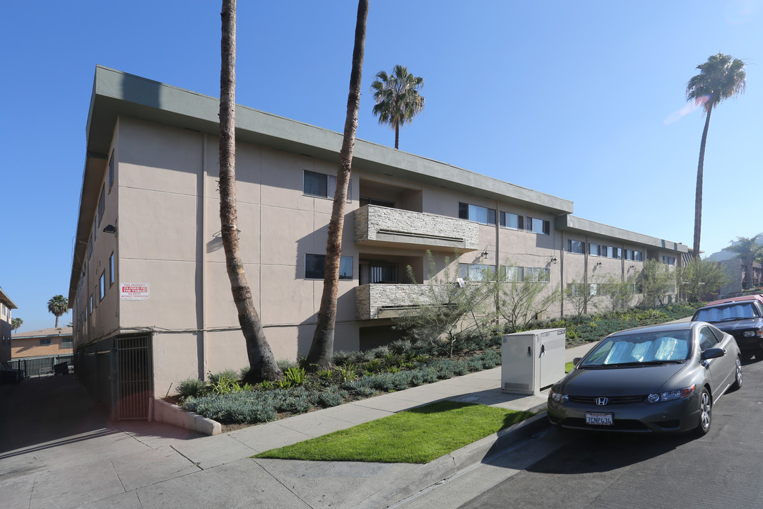 3954 Ursula Ave in Los Angeles, CA - Foto de edificio