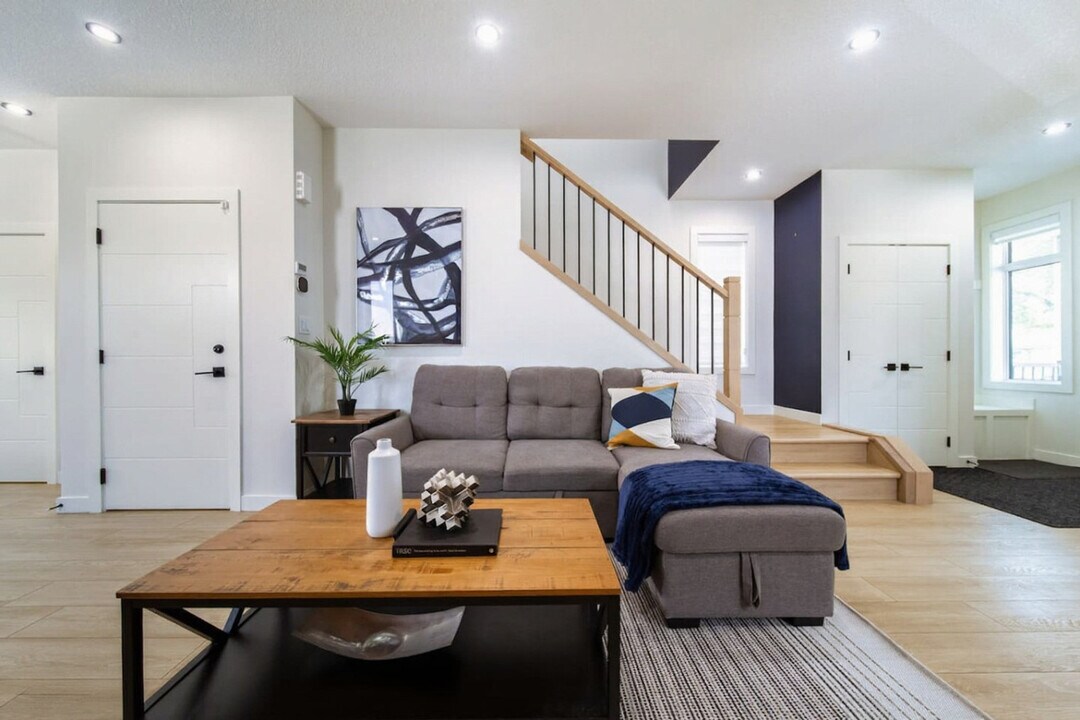 9539-9150 150 St NW in Edmonton, AB - Building Photo