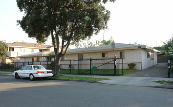 932 S Cambridge St in Anaheim, CA - Building Photo - Building Photo