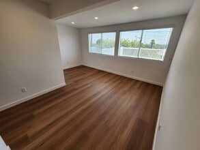 17176 Gunther St in Granada Hills, CA - Building Photo - Building Photo