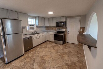 6007 N Vickie Dr in Columbia, MO - Building Photo - Building Photo