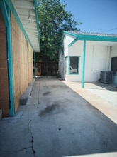 612 W Newgrove St in Lancaster, CA - Building Photo - Building Photo