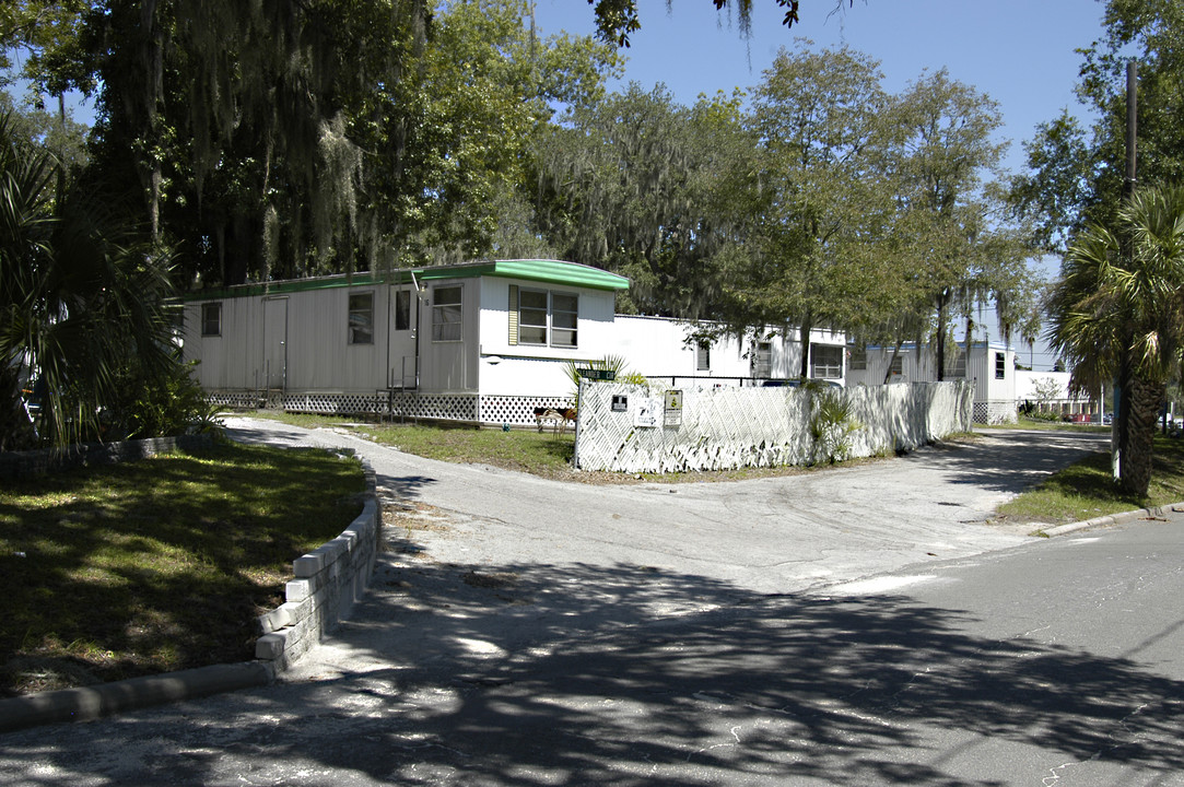 1 Oleander Cir in Lakeland, FL - Building Photo