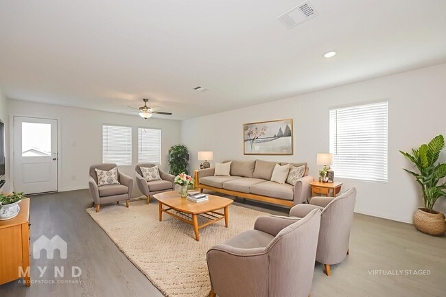 2705 Mistwood Dr in Fort Worth, TX - Foto de edificio - Building Photo