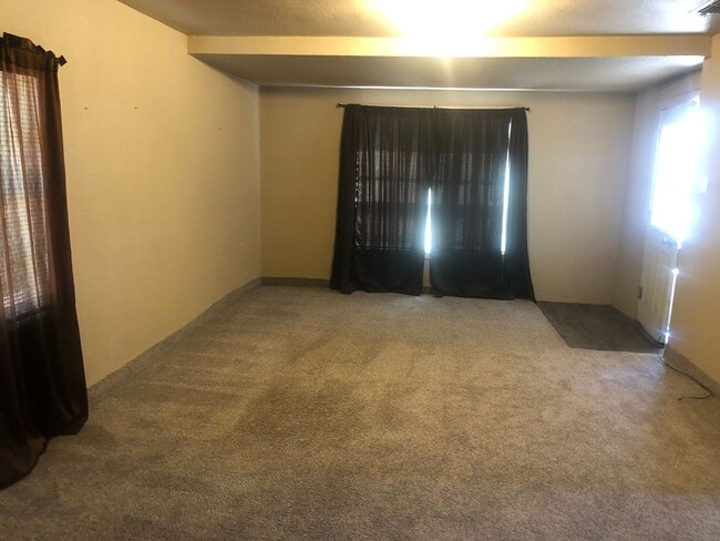 805 S Avenue C in Portales, NM - Building Photo - Building Photo