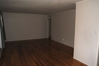 3005 Spruce St in Bakersfield, CA - Building Photo - Building Photo
